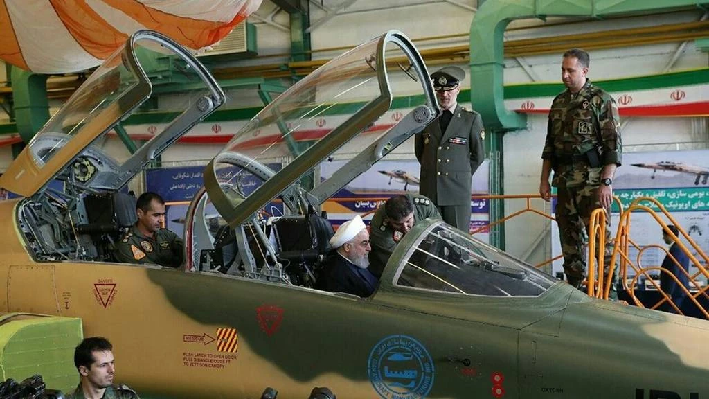 Μήνυμα πολέμου στέλνει το Ιράν: Αυτό είναι το νέο μαχητικό αεροσκάφος της Τεχεράνης (βίντεο)